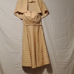 Vintage sleeveless tea lenght tulle detailed